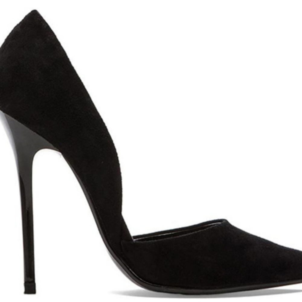 NEW Steve Madden black suede pumps.